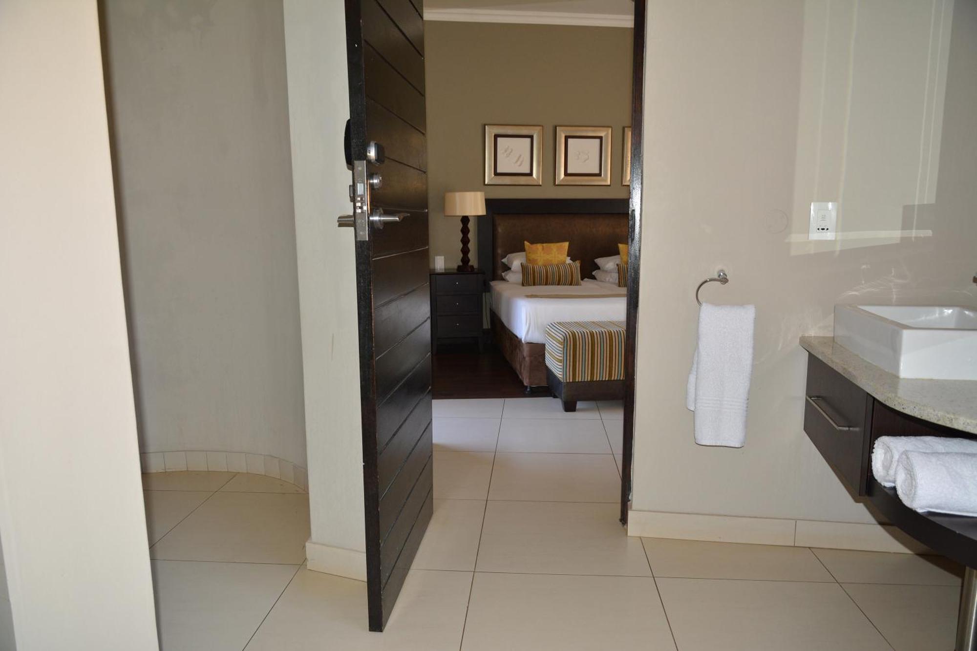 Legend Simba Safari - Legend Golf Safari Resort Golders Green Luaran gambar