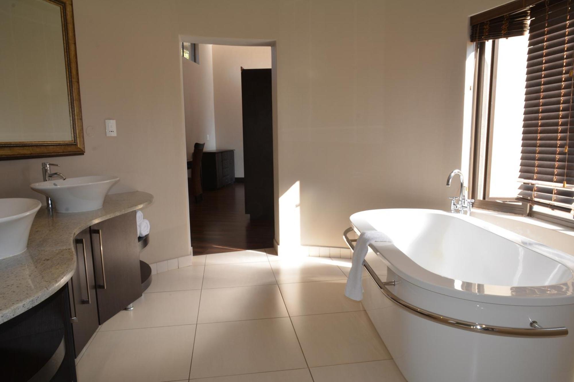 Legend Simba Safari - Legend Golf Safari Resort Golders Green Luaran gambar