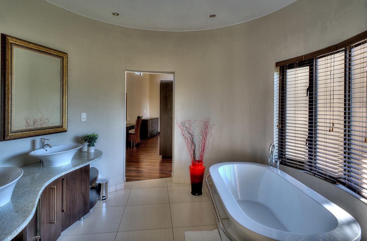 Legend Simba Safari - Legend Golf Safari Resort Golders Green Luaran gambar